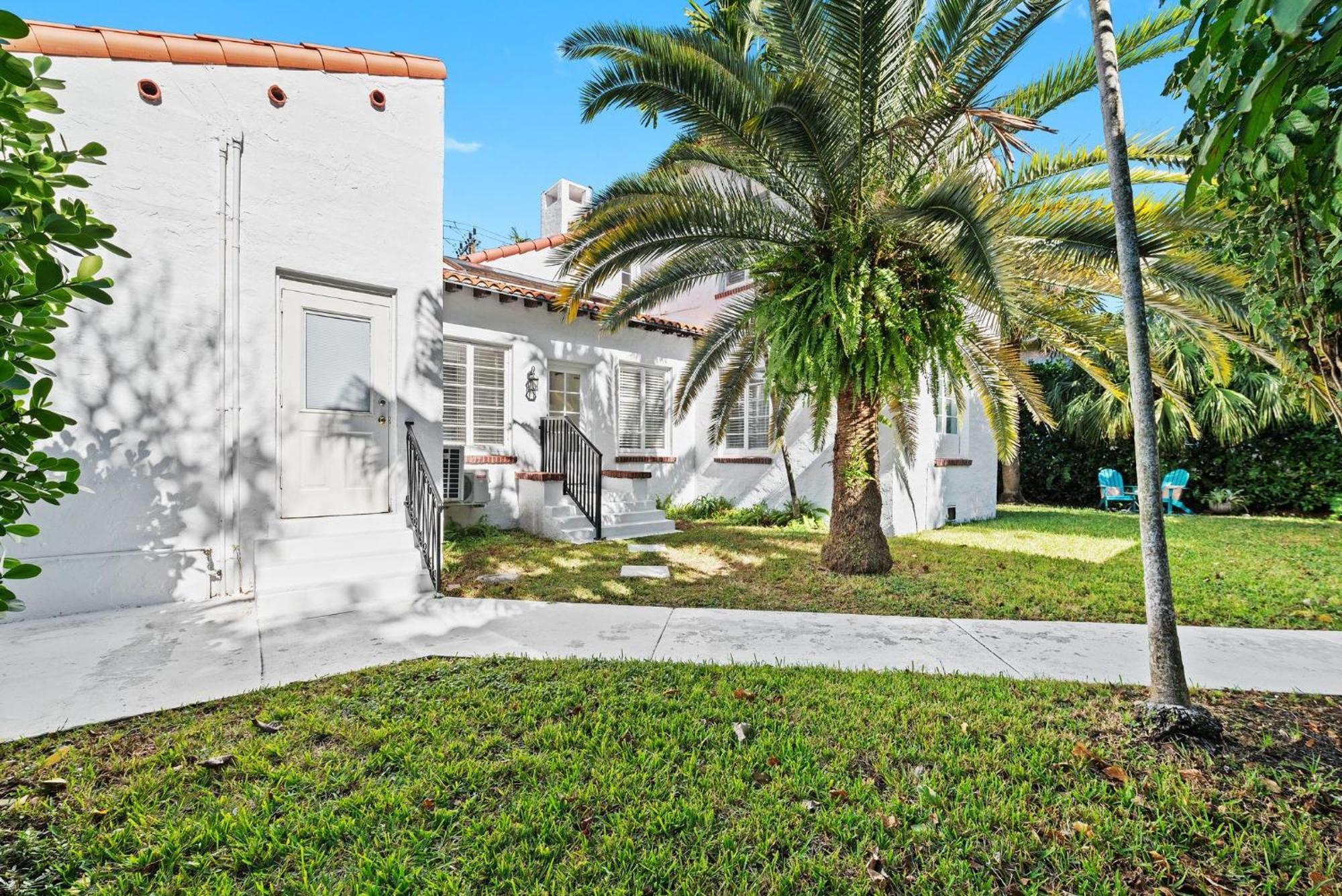 فندق Casa Coral كورال غابلز المظهر الخارجي الصورة