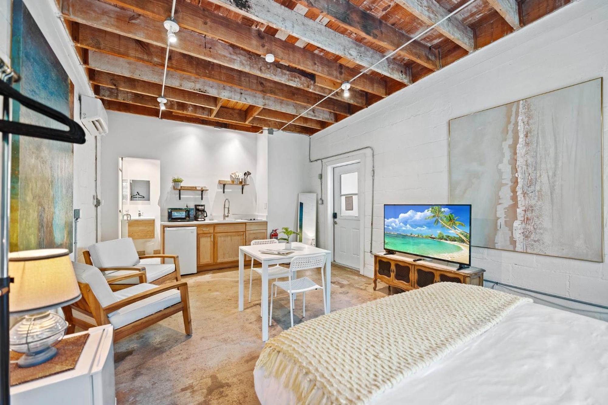 فندق Casa Coral كورال غابلز المظهر الخارجي الصورة